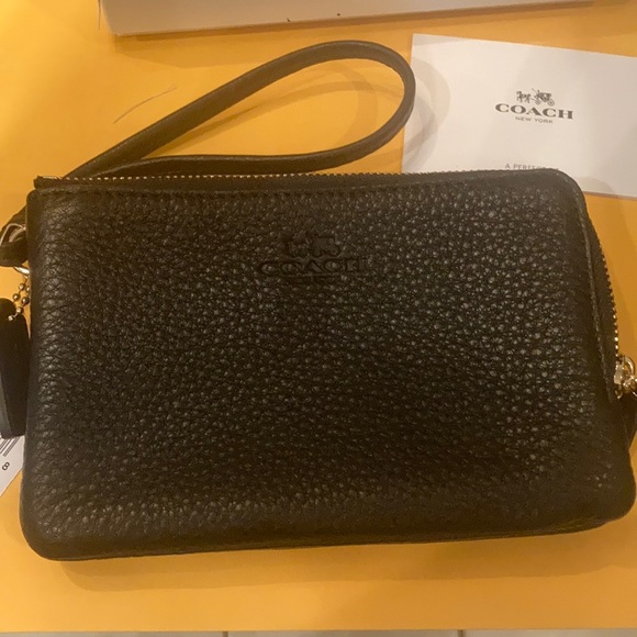 Coach pebble leather wristlet - Picture 1 of 4